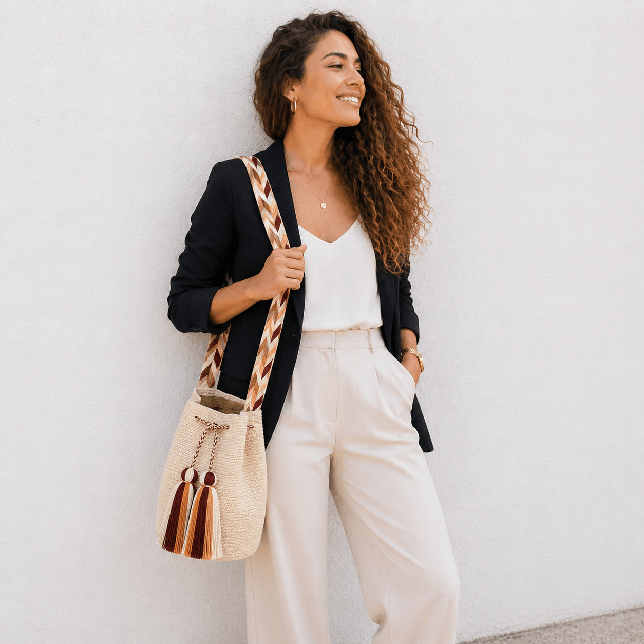 Soft color, Strong Presence