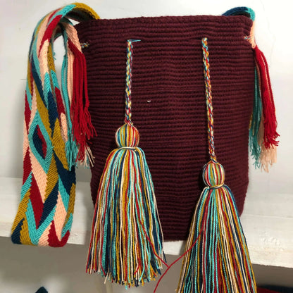 Elevate Your Style with the Aqua Dreams Wayuu Bag – A Masterpiece of Artisanal Craftsmanship.